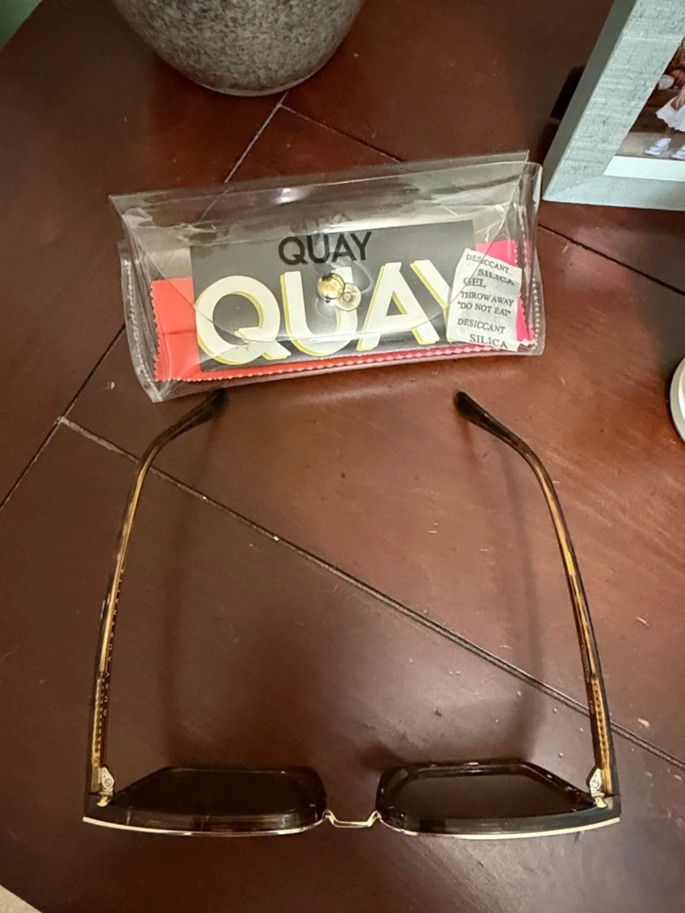 Quay Australia Gold & Tortoiseshell Square Sunglasses - Picture 3 of 4